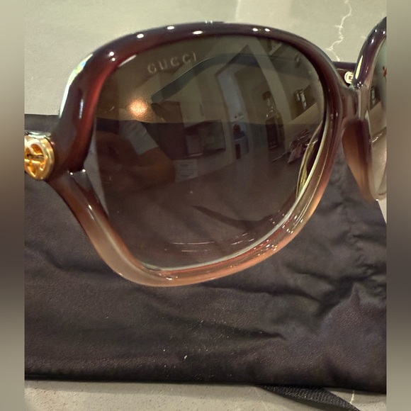 Gucci Women\'s Elegant Brown Sunglasses